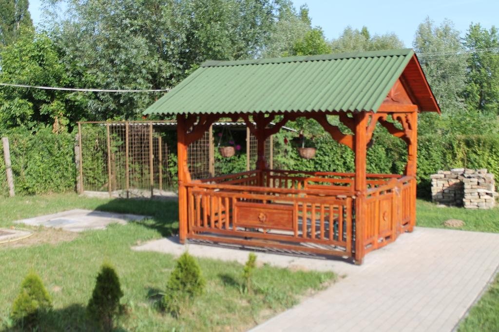 Ponty-Poronty Vendeghaz 호텔 Nagybaracska 외부 사진